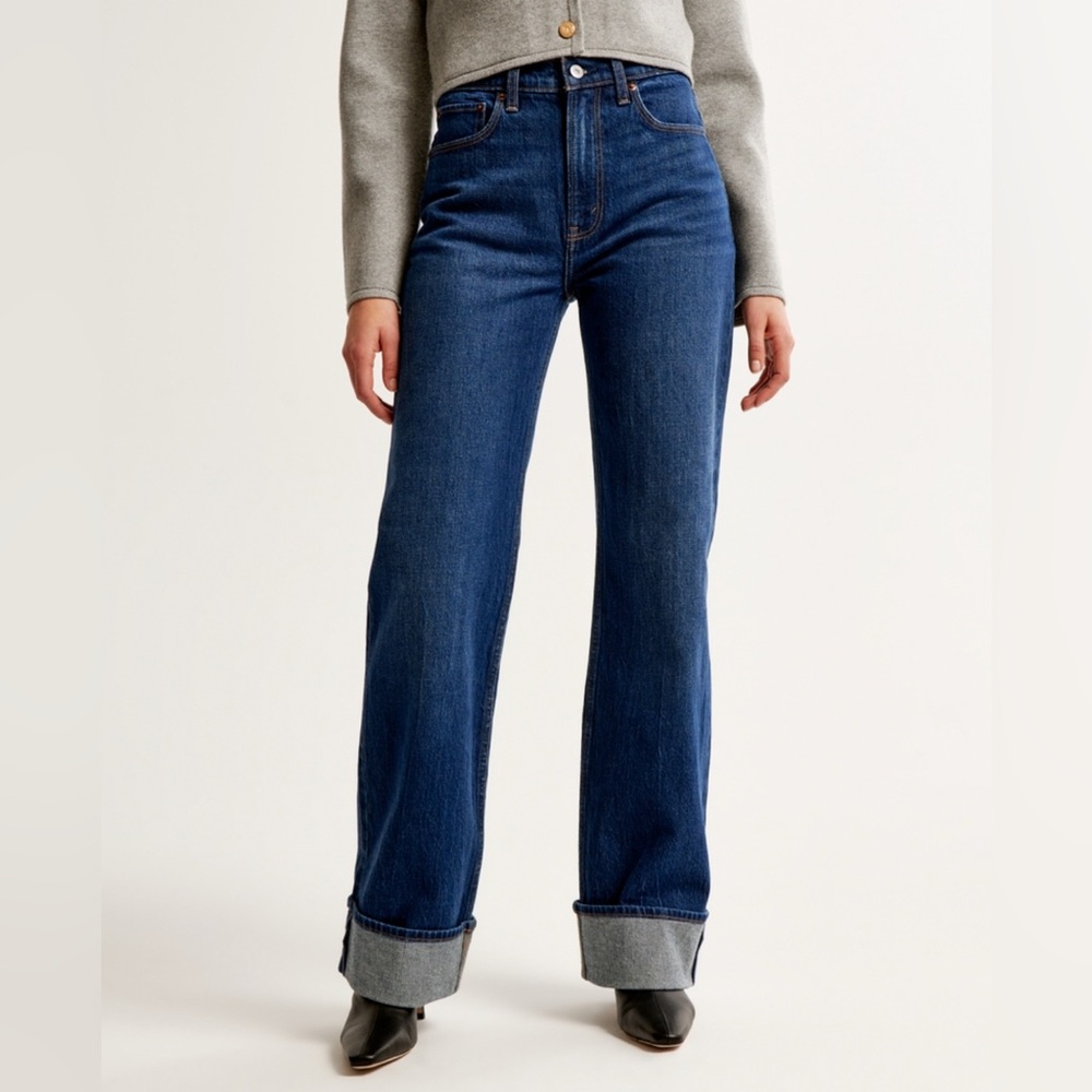 Abercrombie & Fitch 90s Relaxed Cuffed Hem Curve Love Jeans